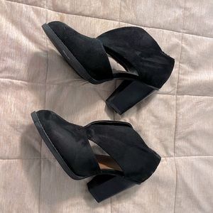 Black Suede Chunky Heels - 8W